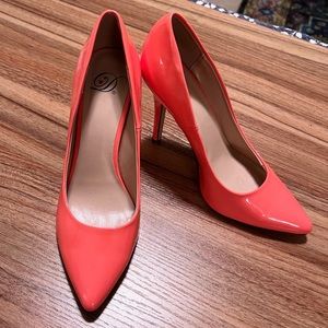 3/$20 🌸 Heart in D coral stiletto heels, size 8 👠